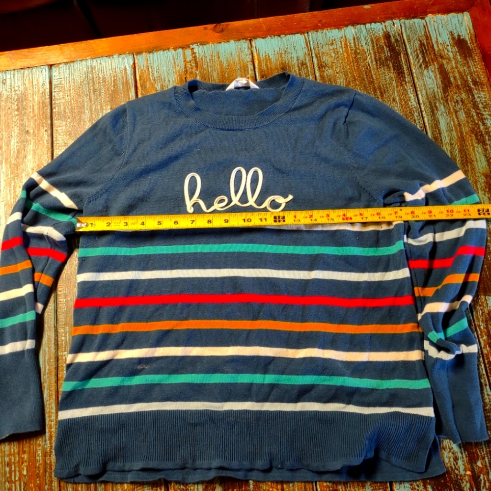 Cute Embroidered Light, Sweater Size XL